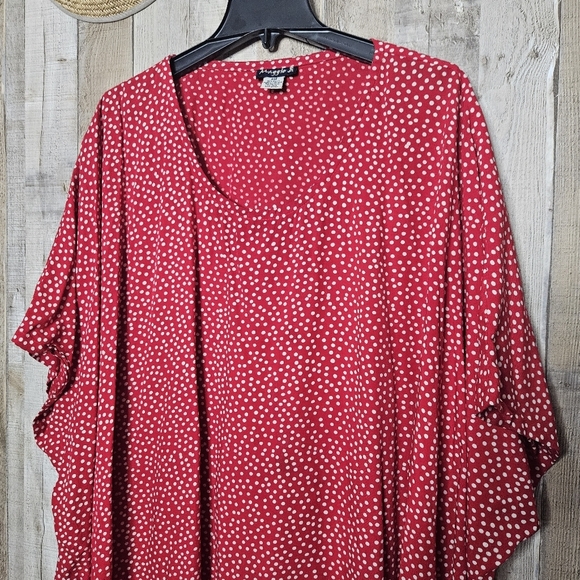Maggie B Pullover Oversized Red Polka Dot 3/4 Sleeve Tunic With Pockets One Size - Picture 2 of 12